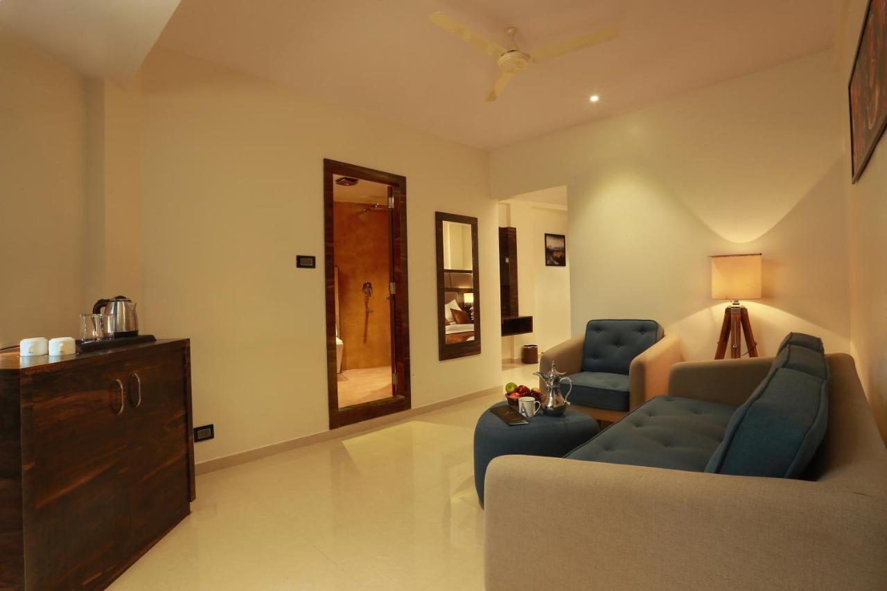 Aura One Hotel Kochi Exterior photo
